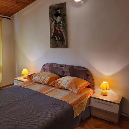 Dina 3 * פאז'אנה